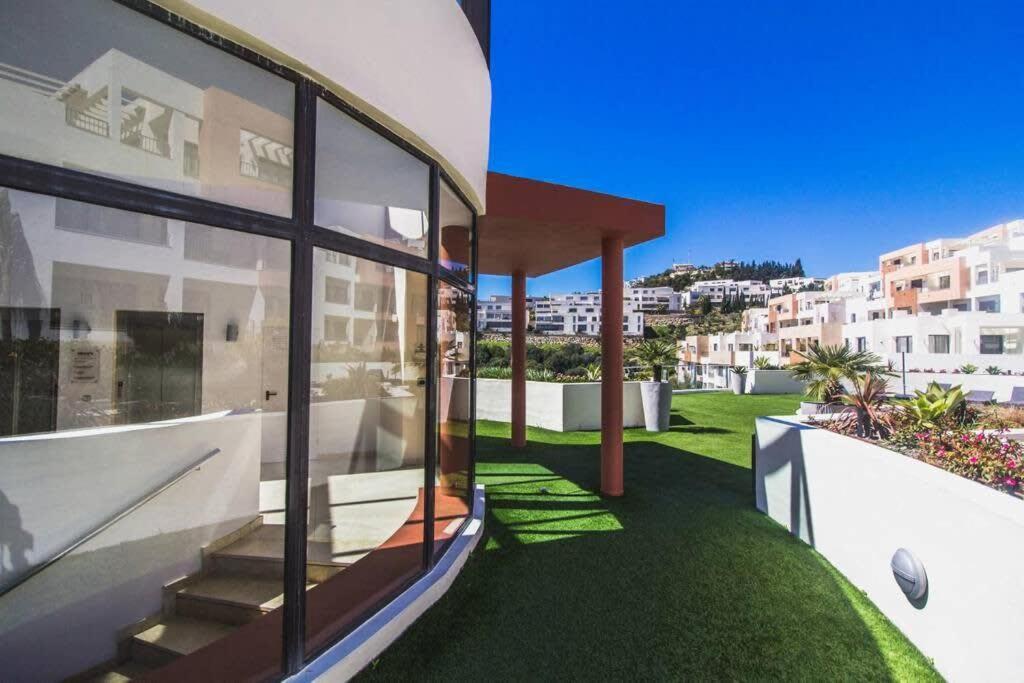 Samara 20 Luxury Gym Pools Panoramic Views Marbella