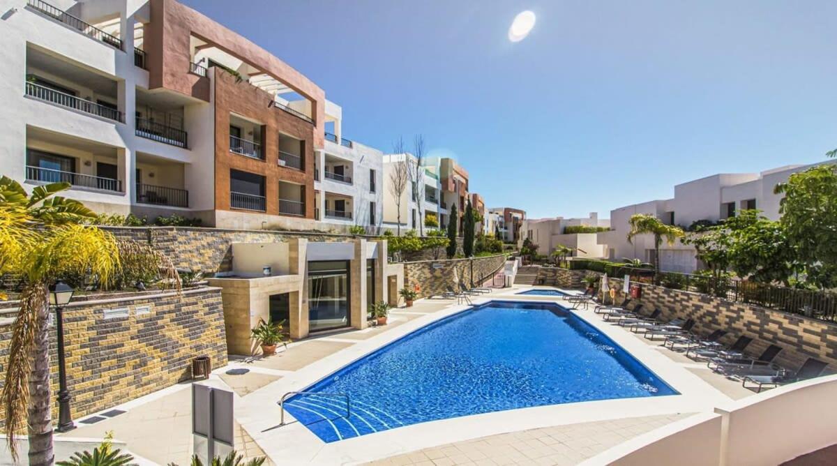 Samara 20 Luxury Gym Pools Panoramic Views